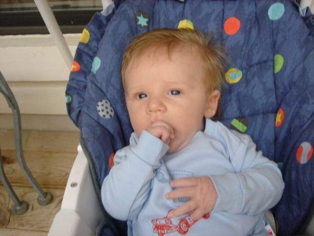 2005-05-02-Ian-Visits-Grandma-10.JPG