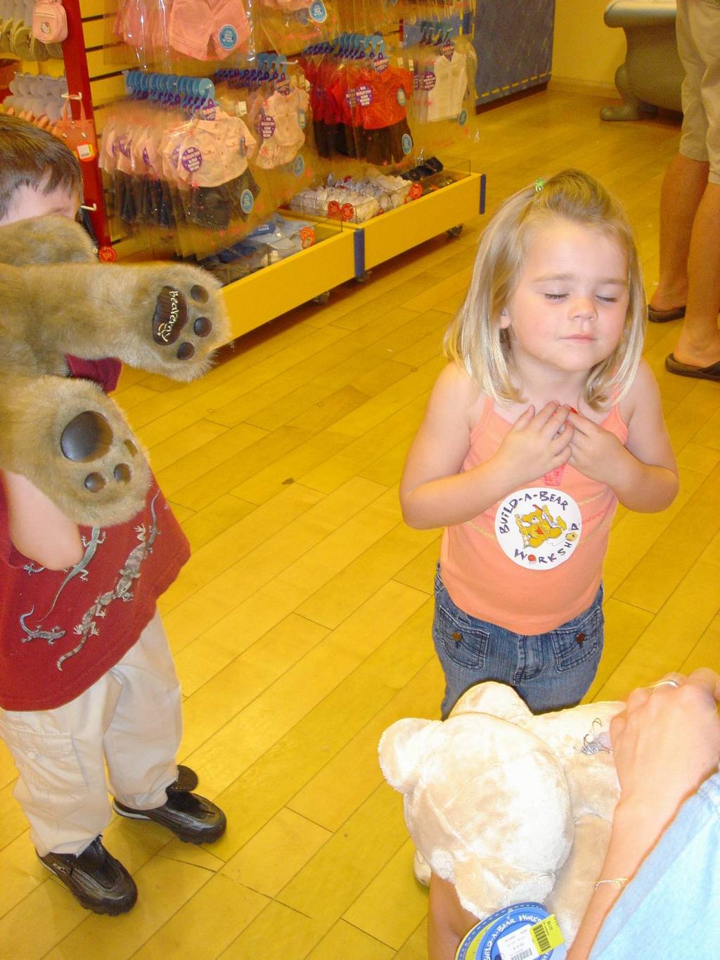 2005/05(May)/02(Dax4thBD-BuildABear)/1024x768_2005-05-04-Dax4thBD-BuildABear19.JPG