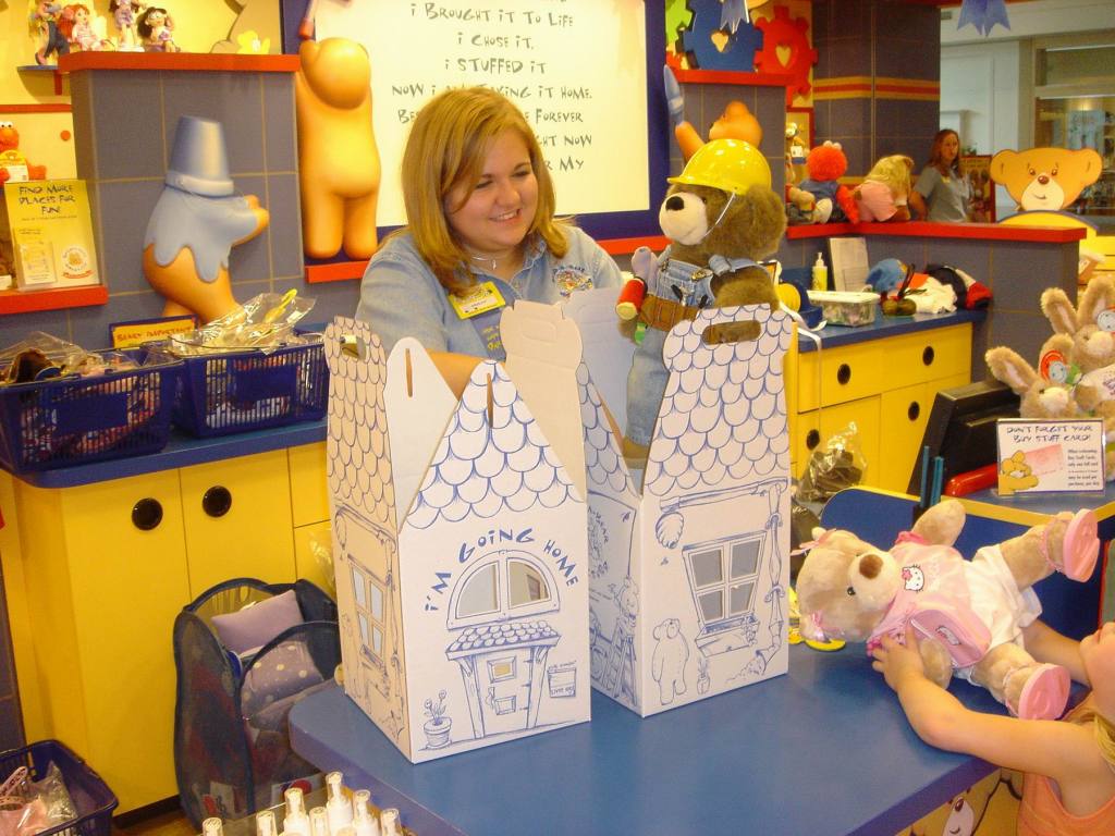 2005/05(May)/02(Dax4thBD-BuildABear)/1024x768_2005-05-04-Dax4thBD-BuildABear31.JPG