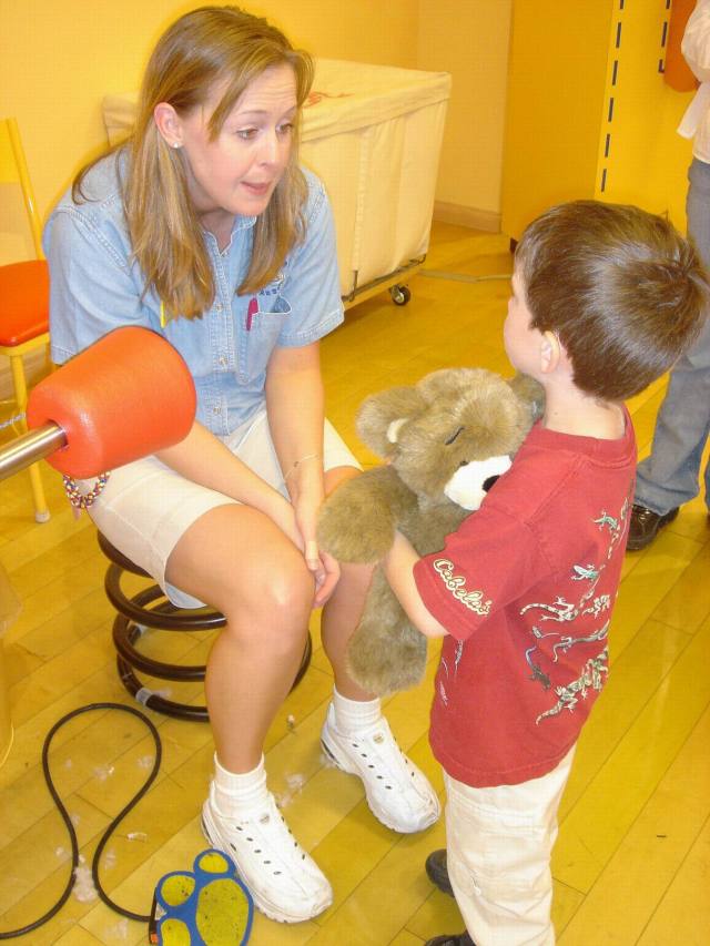 2005/05(May)/02(Dax4thBD-BuildABear)/640x480_2005-05-04-Dax4thBD-BuildABear07.JPG