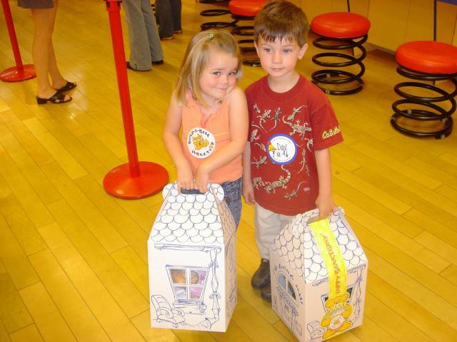 2005/05(May)/02(Dax4thBD-BuildABear)/640x480_2005-05-04-Dax4thBD-BuildABear33.JPG