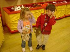 2005-05-04-Dax4thBD-BuildABear01.JPG