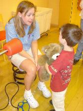 2005-05-04-Dax4thBD-BuildABear07.JPG