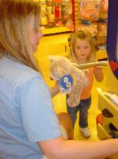 2005-05-04-Dax4thBD-BuildABear14.JPG