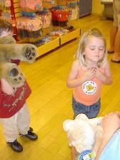 2005-05-04-Dax4thBD-BuildABear19.JPG