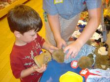 2005-05-04-Dax4thBD-BuildABear24.JPG