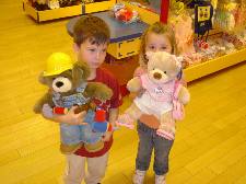 2005-05-04-Dax4thBD-BuildABear30.JPG