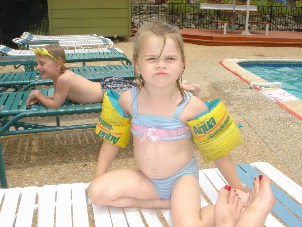 2005/05(May)/05(Vale-Kyla)/1024x768_2005-05-29-LostCreekFun-29.JPG