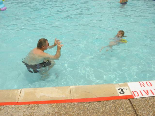 2005/05(May)/05(Vale-Kyla)/640x480_2005-05-29-LostCreekFun-21.JPG