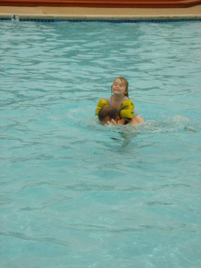 2005/05(May)/05(Vale-Kyla)/640x480_2005-05-29-LostCreekFun-26.JPG