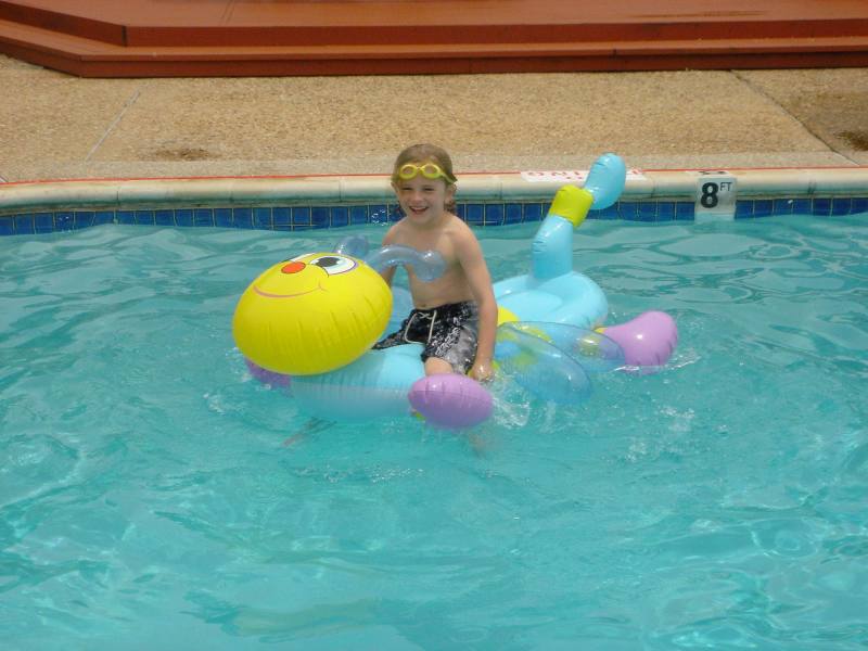 2005/05(May)/05(Vale-Kyla)/800x600_2005-05-29-LostCreekFun-17.JPG
