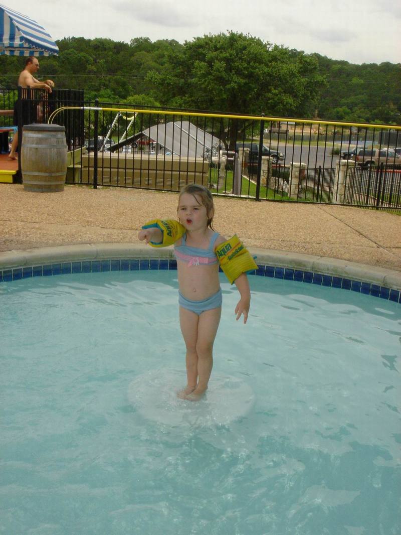 2005/05(May)/05(Vale-Kyla)/800x600_2005-05-29-LostCreekFun-18.JPG