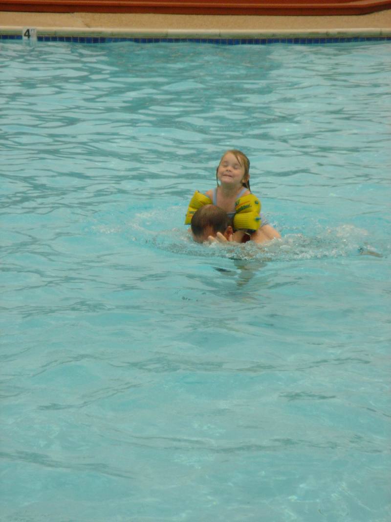 2005/05(May)/05(Vale-Kyla)/800x600_2005-05-29-LostCreekFun-26.JPG