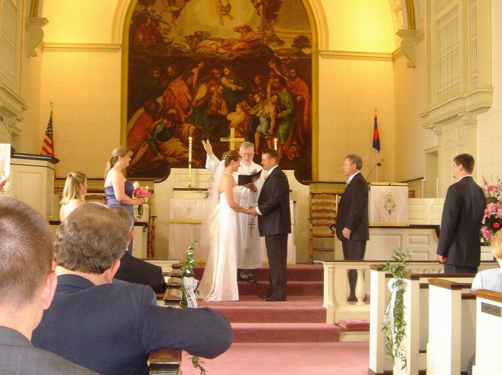 2005/06(June)/01(Hahn-Tompkins-Wedding)/1024x768_2005-06-11-12.JPG
