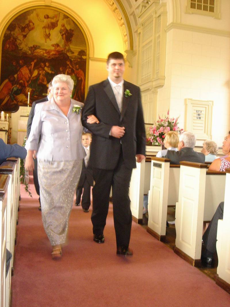 2005/06(June)/01(Hahn-Tompkins-Wedding)/800x600_2005-06-11-18-Sue-Matt.JPG