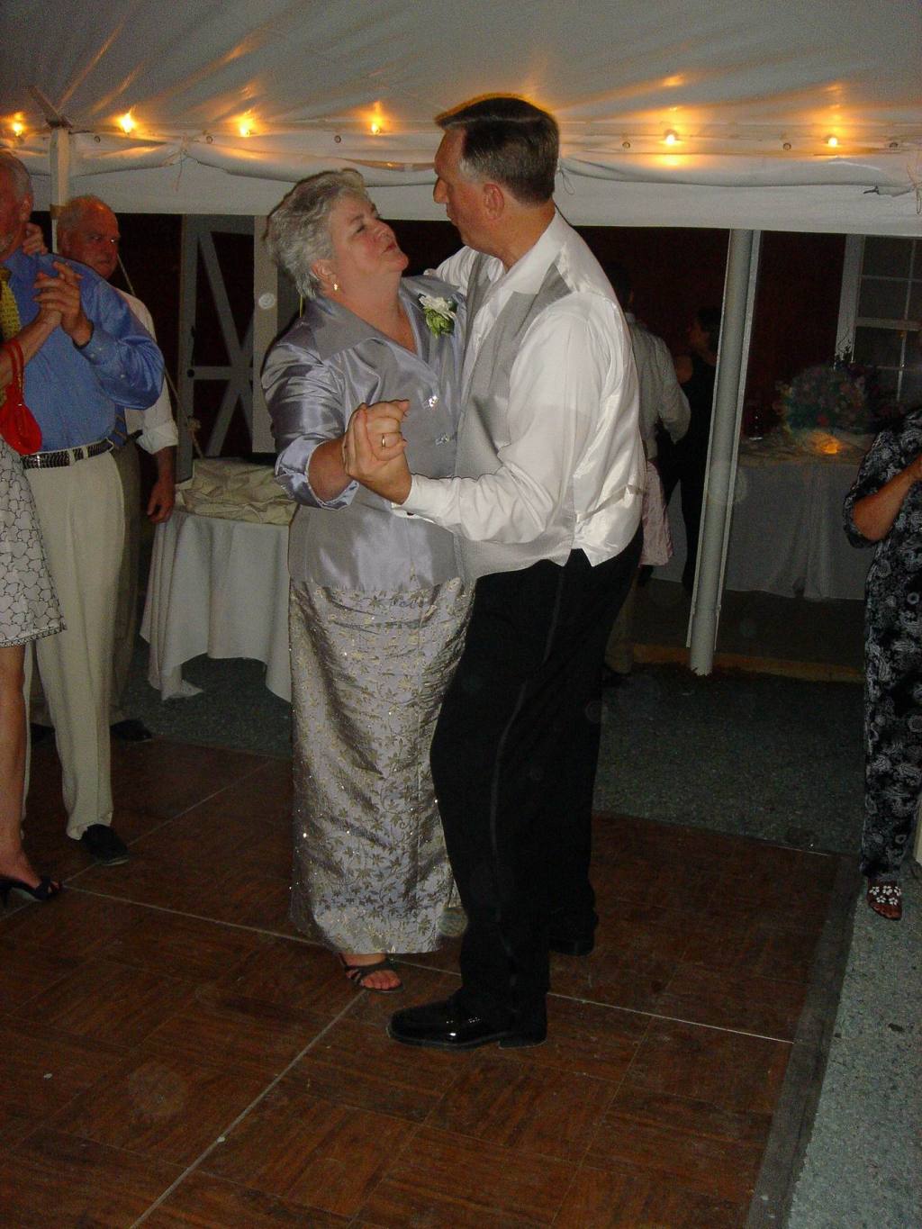 2005/06(June)/02(Reception)/1024x768_2005-06-11-38-Sue-Paul.JPG