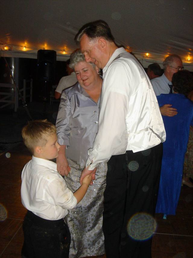 2005/06(June)/02(Reception)/640x480_2005-06-11-35-Sue-Paul.JPG