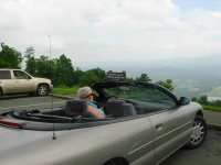2005/06(June)/03(Virginia-Blueridge-mountains)/2005-06-13-00-Sue-Convertible.JPG