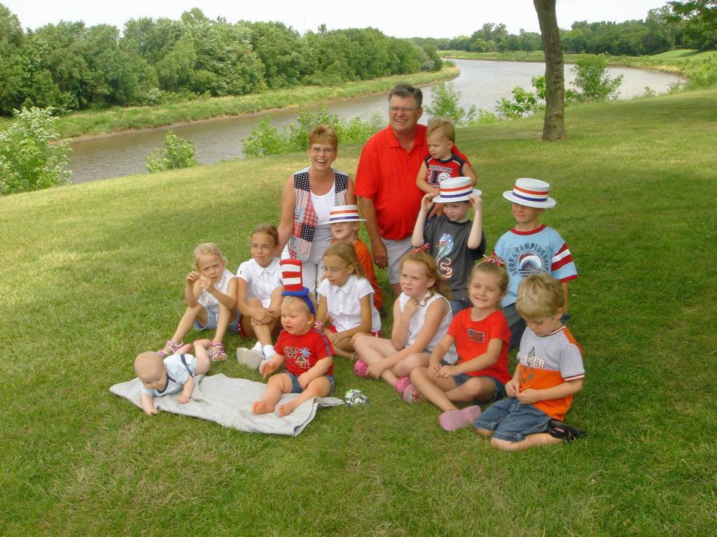 2005/07(July)/03(Bartels-BonVoyage)/1024x768_2005-07-02-Marci-Ron-BonVoyage-06.JPG