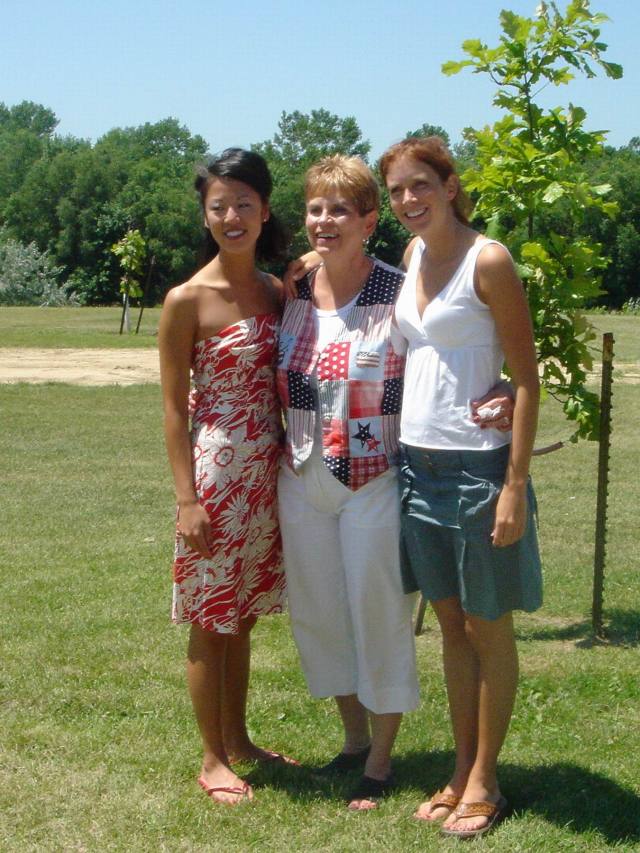 2005/07(July)/03(Bartels-BonVoyage)/640x480_2005-07-02-Marci-Ron-BonVoyage-17.JPG