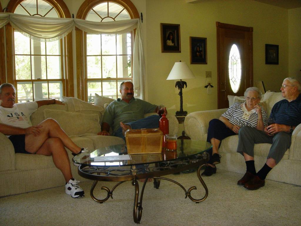 2005/07(July)/04(Mitchell)/1024x768_2005-07-05-Pats-house-0.JPG