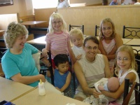 2005/07(July)/04(Mitchell)/2005-07-03-Dan-Brians-families-0.JPG