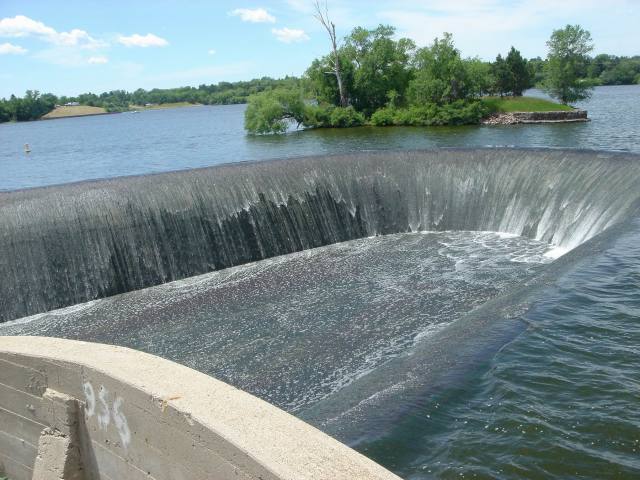 2005-07-04-Lake-Mitchell-spillway-05.JPG