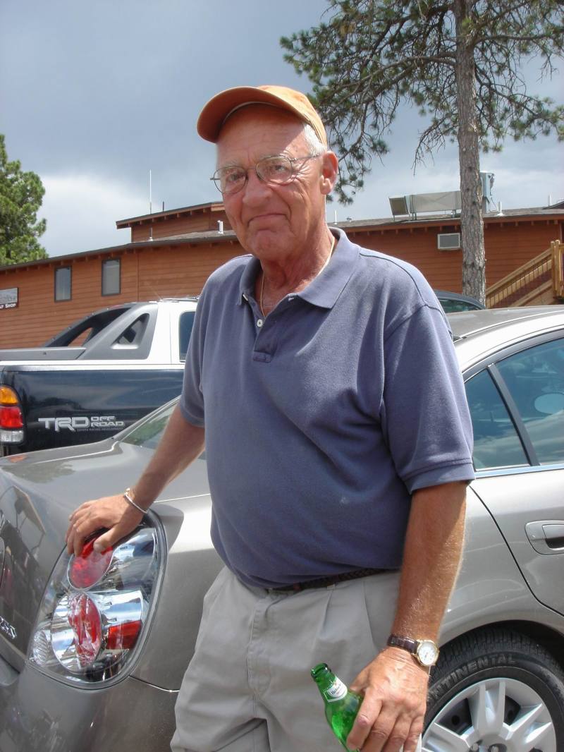 2005/07(July)/05(SDSMT-Reunion)/800x600_2005-07-07-Golf-Red-Rock-3.JPG