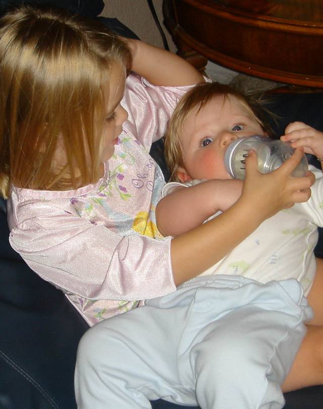 2005/08(Aug)/01(Ian)/640x480_2005-08-19-Ian-Missy-3.JPG
