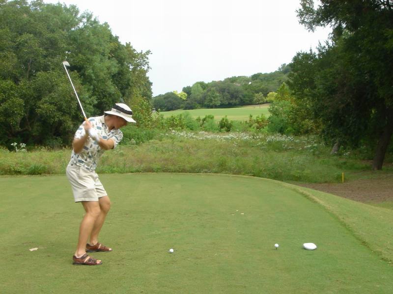 2005/08(Aug)/02(Travis-Golf)/800x600_2005-08-28-Travis-35thBD-3.JPG