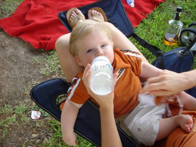 2005/09(Sept)/02(TexasTailgaters)/640x480_2005-09-03-Lafeyette-Game-01.JPG
