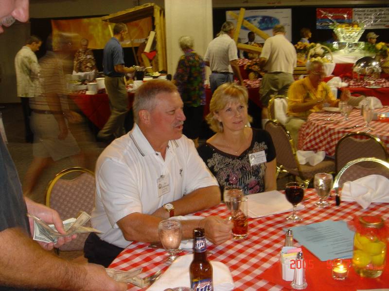 2005/09(Sept)/03(Pinehurst)/01(Day1-Traveling-Day-2-Practice)/800x600_2005-09-07-01-Practice-Rd-Day-Evening-Picnic.JPG