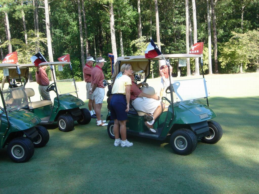 2005/09(Sept)/03(Pinehurst)/02(Round-1)/1024x768_2005-09-08-10-1st-Round-Course-8.JPG