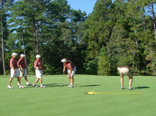 2005/09(Sept)/03(Pinehurst)/02(Round-1)/640x480_2005-09-08-06-1st-Round-Course-8.JPG