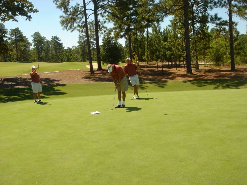 2005/09(Sept)/03(Pinehurst)/02(Round-1)/800x600_2005-09-08-13-1st-Round-Course-8.JPG