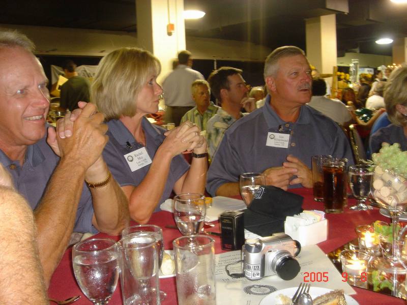 2005/09(Sept)/03(Pinehurst)/02(Round-1)/800x600_2005-09-08-22-International-Cuisine.JPG