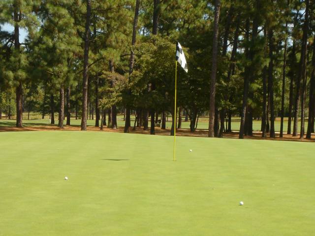 2005/09(Sept)/03(Pinehurst)/03(Round-2)/640x480_2005-09-09-28-2ndRound-Course2.JPG