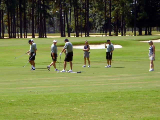 2005/09(Sept)/03(Pinehurst)/03(Round-2)/640x480_2005-09-09-29-2ndRound-Course2.JPG