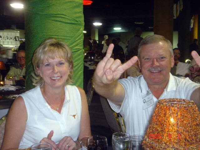 2005/09(Sept)/03(Pinehurst)/03(Round-2)/640x480_2005-09-09-38-Dinner.JPG
