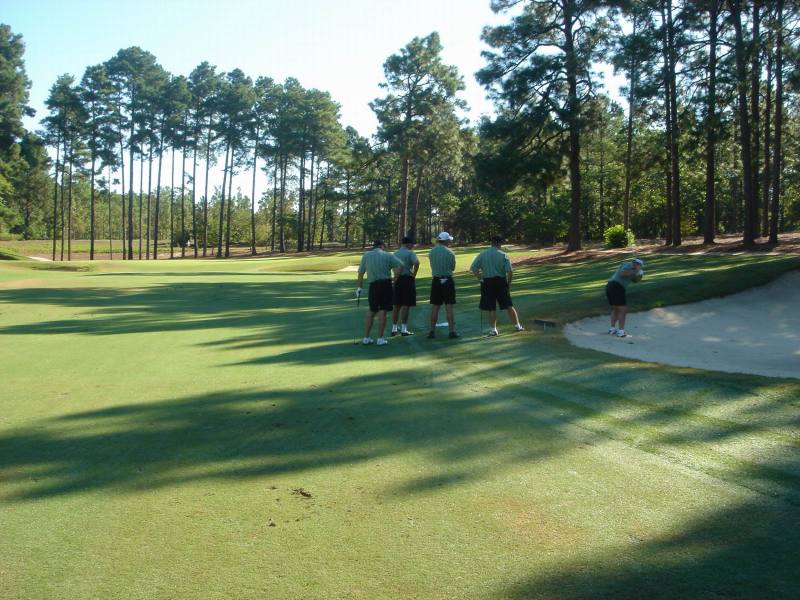 2005/09(Sept)/03(Pinehurst)/03(Round-2)/800x600_2005-09-09-09-2ndRound-Course2.JPG