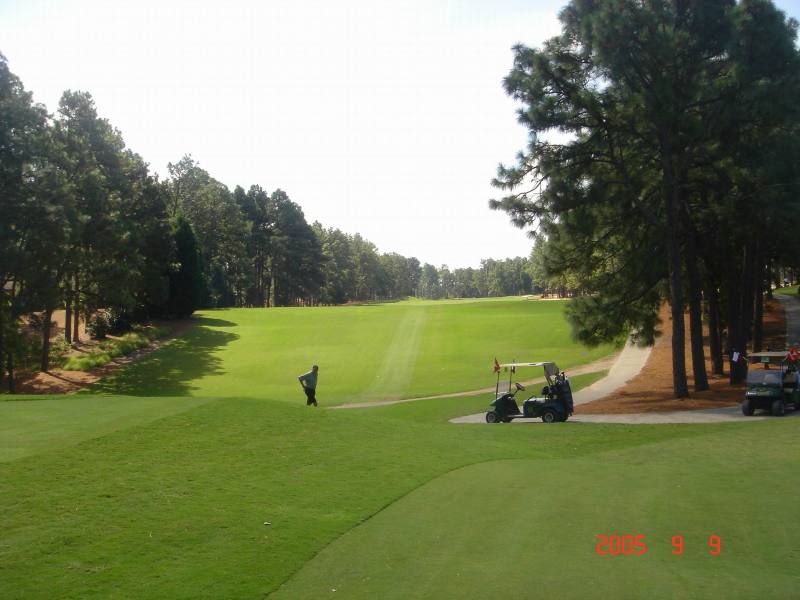 2005/09(Sept)/03(Pinehurst)/03(Round-2)/800x600_2005-09-09-18-2ndRound-Course2.JPG