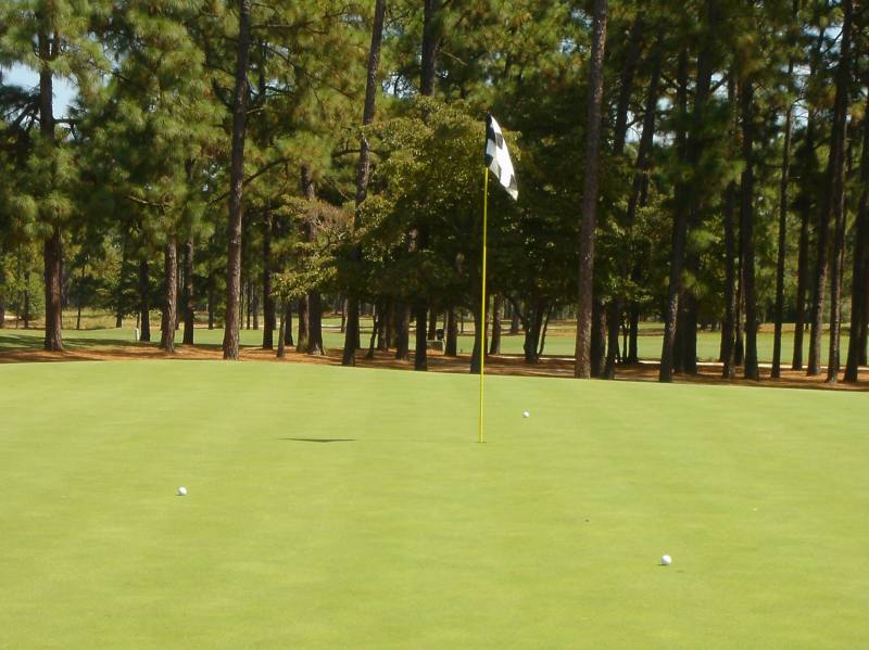 2005/09(Sept)/03(Pinehurst)/03(Round-2)/800x600_2005-09-09-28-2ndRound-Course2.JPG