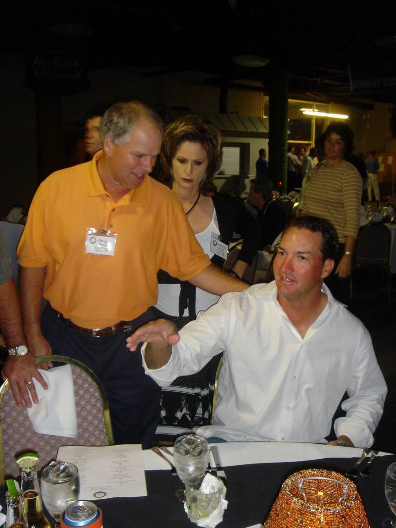 2005/09(Sept)/03(Pinehurst)/03(Round-2)/800x600_2005-09-09-34-Dinner.JPG