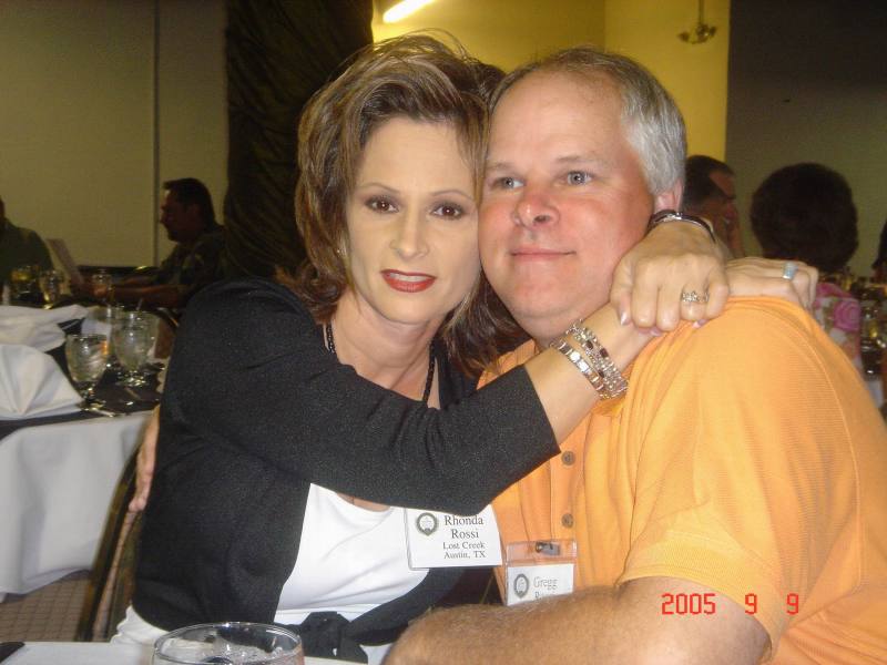 2005/09(Sept)/03(Pinehurst)/03(Round-2)/800x600_2005-09-09-41-Dinner.JPG