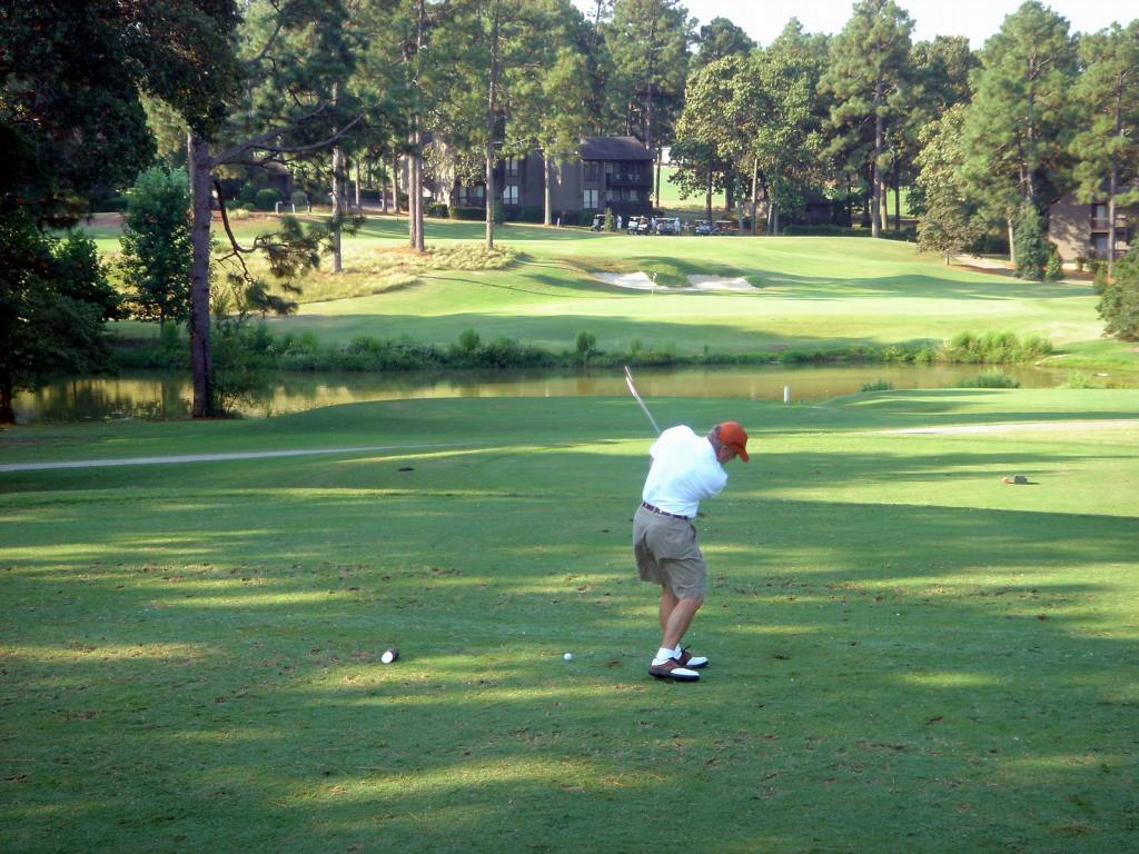 2005/09(Sept)/03(Pinehurst)/04(Round-3)/1024x768_2005-09-10-07-Round3-Course5.JPG