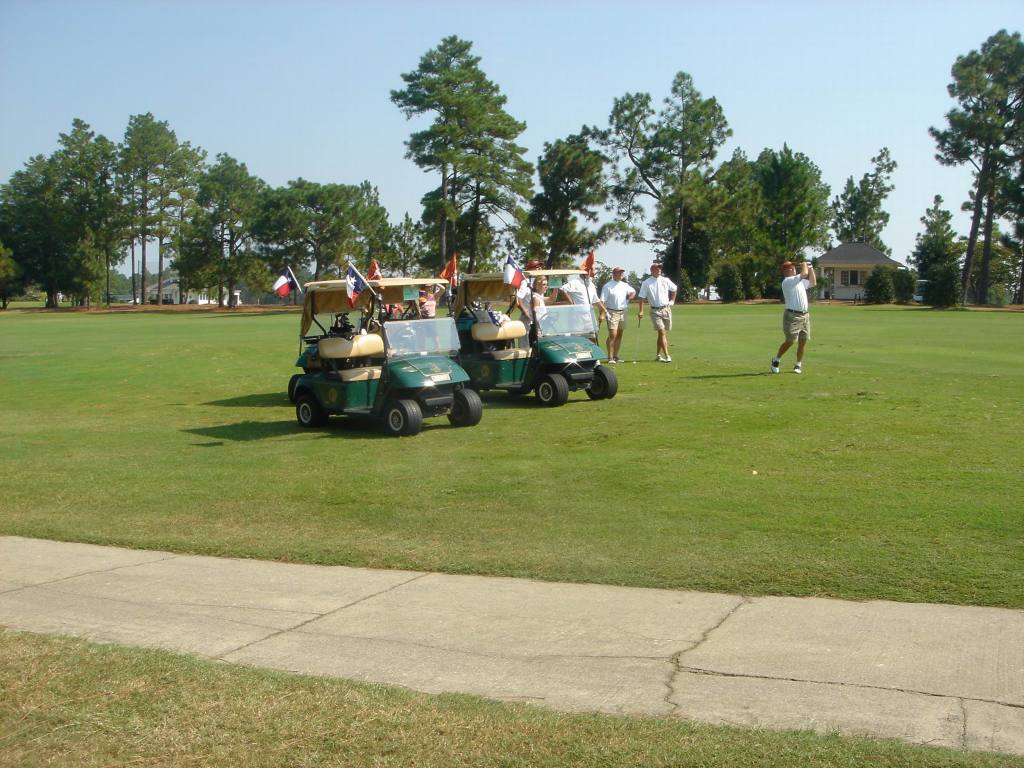 2005/09(Sept)/03(Pinehurst)/04(Round-3)/1024x768_2005-09-10-22-Round3-Course5.JPG