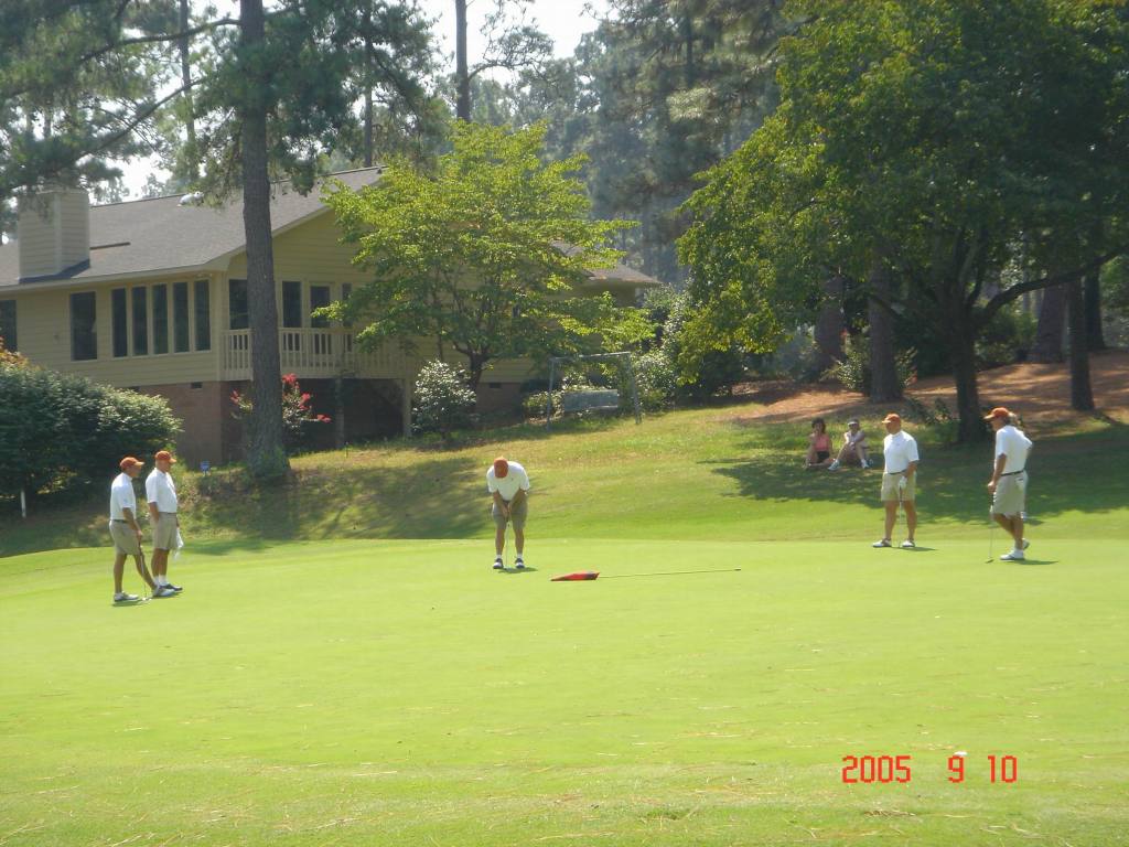 2005/09(Sept)/03(Pinehurst)/04(Round-3)/1024x768_2005-09-10-30-Round3-Course5.JPG