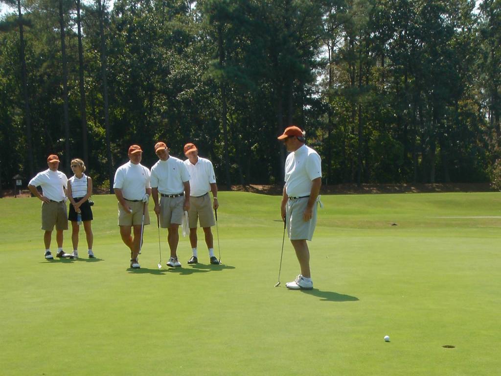 2005/09(Sept)/03(Pinehurst)/04(Round-3)/1024x768_2005-09-10-31-Round3-Course5.JPG
