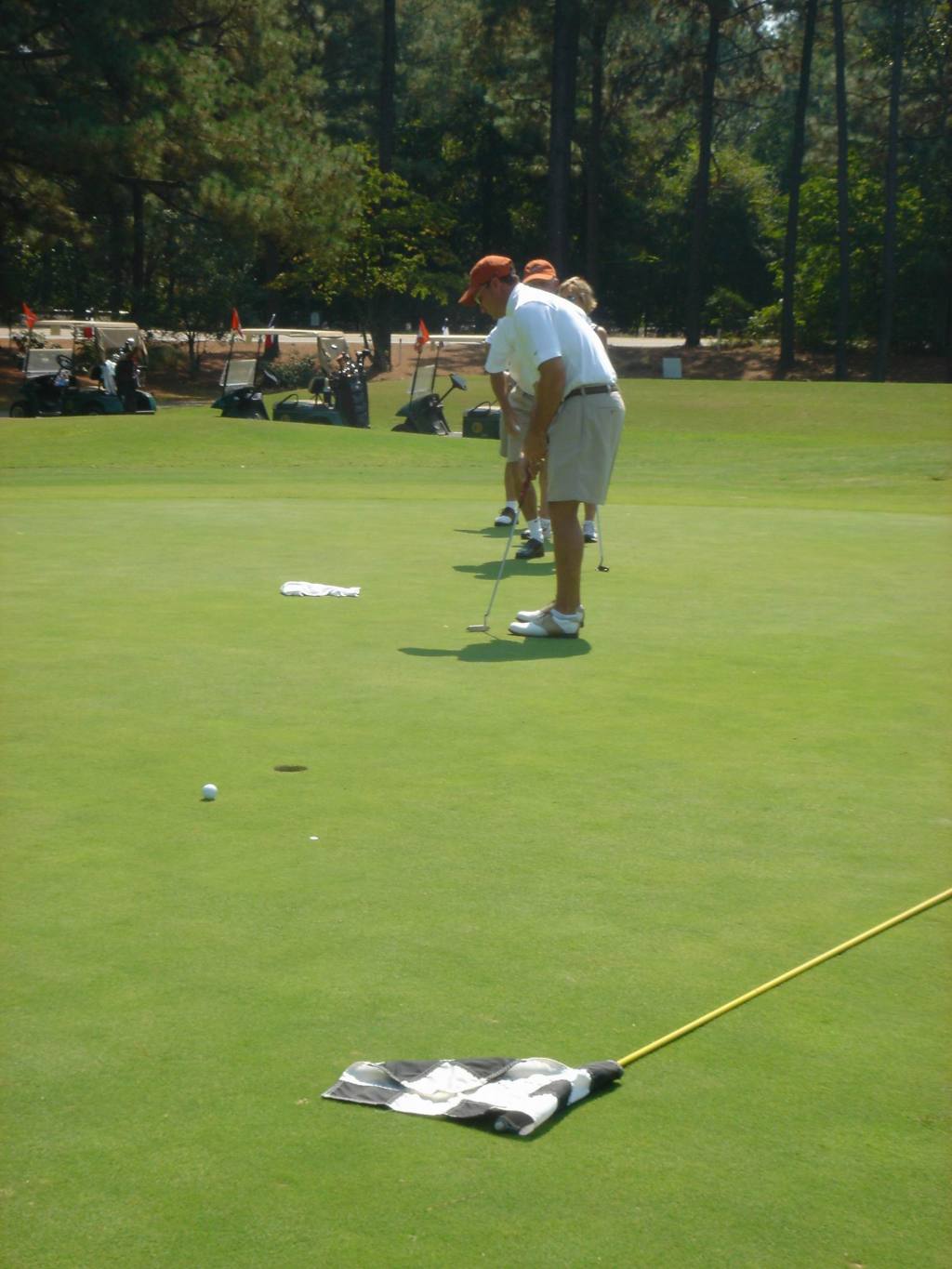 2005/09(Sept)/03(Pinehurst)/04(Round-3)/1024x768_2005-09-10-33-Round3-Course5.JPG