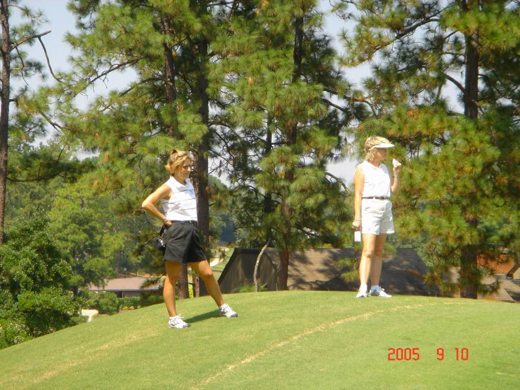 2005/09(Sept)/03(Pinehurst)/04(Round-3)/1024x768_2005-09-10-41-Round3-Course5.JPG